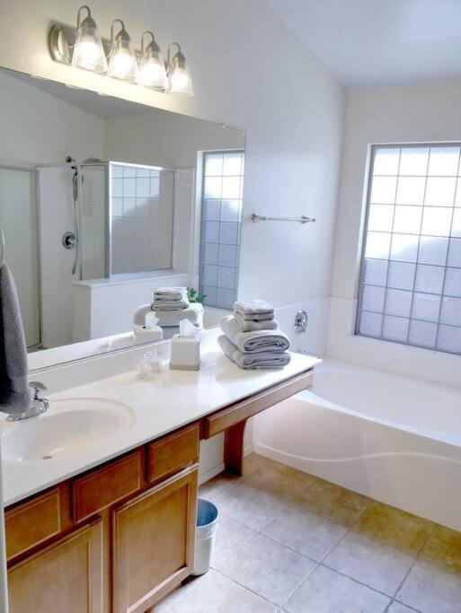 Bright & Fresh Oasis Near Goodyear Ballpark Luaran gambar